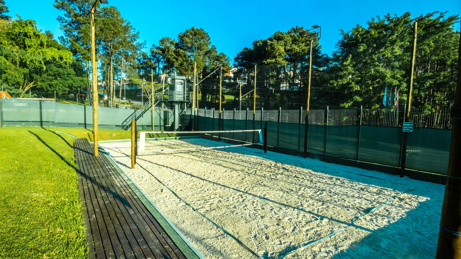 Quadra de areia para Beach Tennis e Futevôlei do Residencial 10