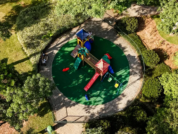 Parque infantil visto de cima
